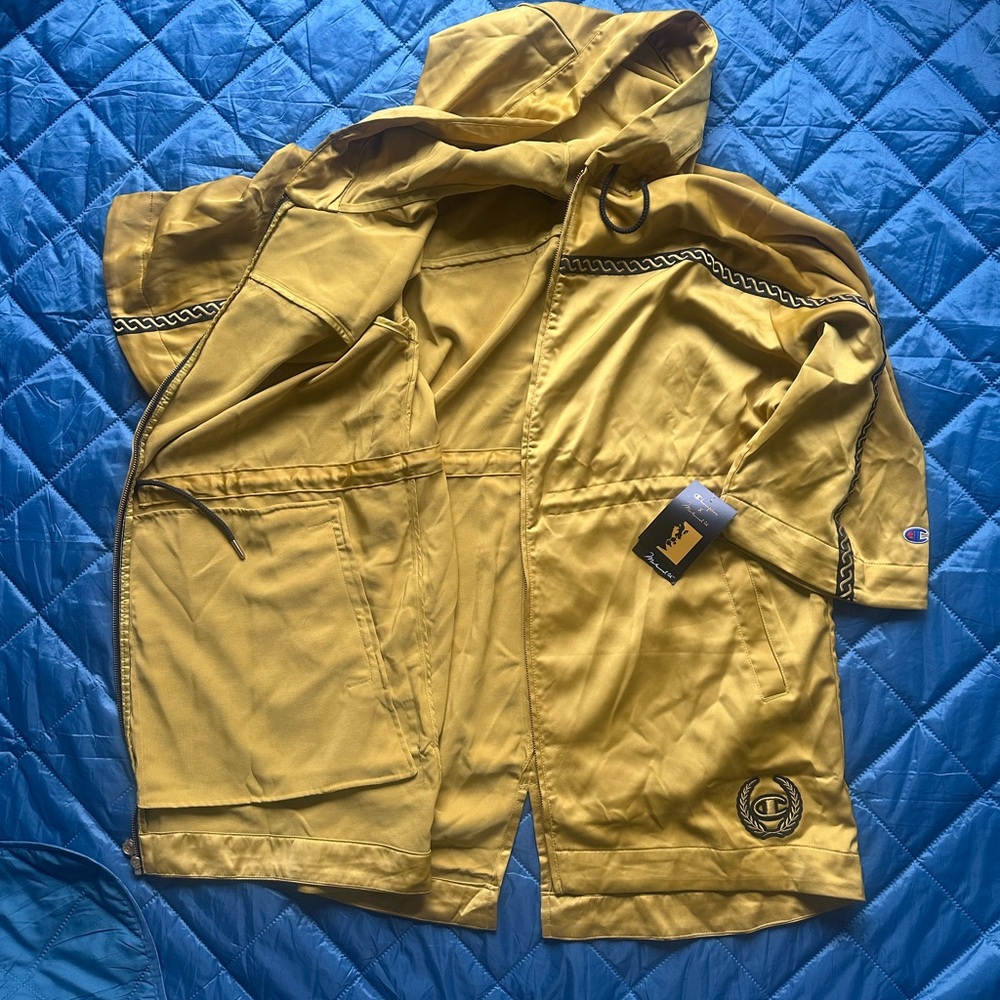 Muhammad Ali Golden Hooded Robe - Picture 12 of 15